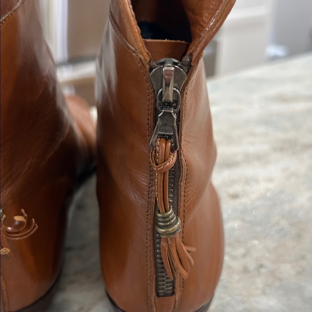Joan & David Leather slip on tassel zip up back Boots Made in Italy size 8 - Picture 5 of 16